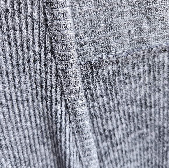 Small G by guess duster - Picture 2 of 3